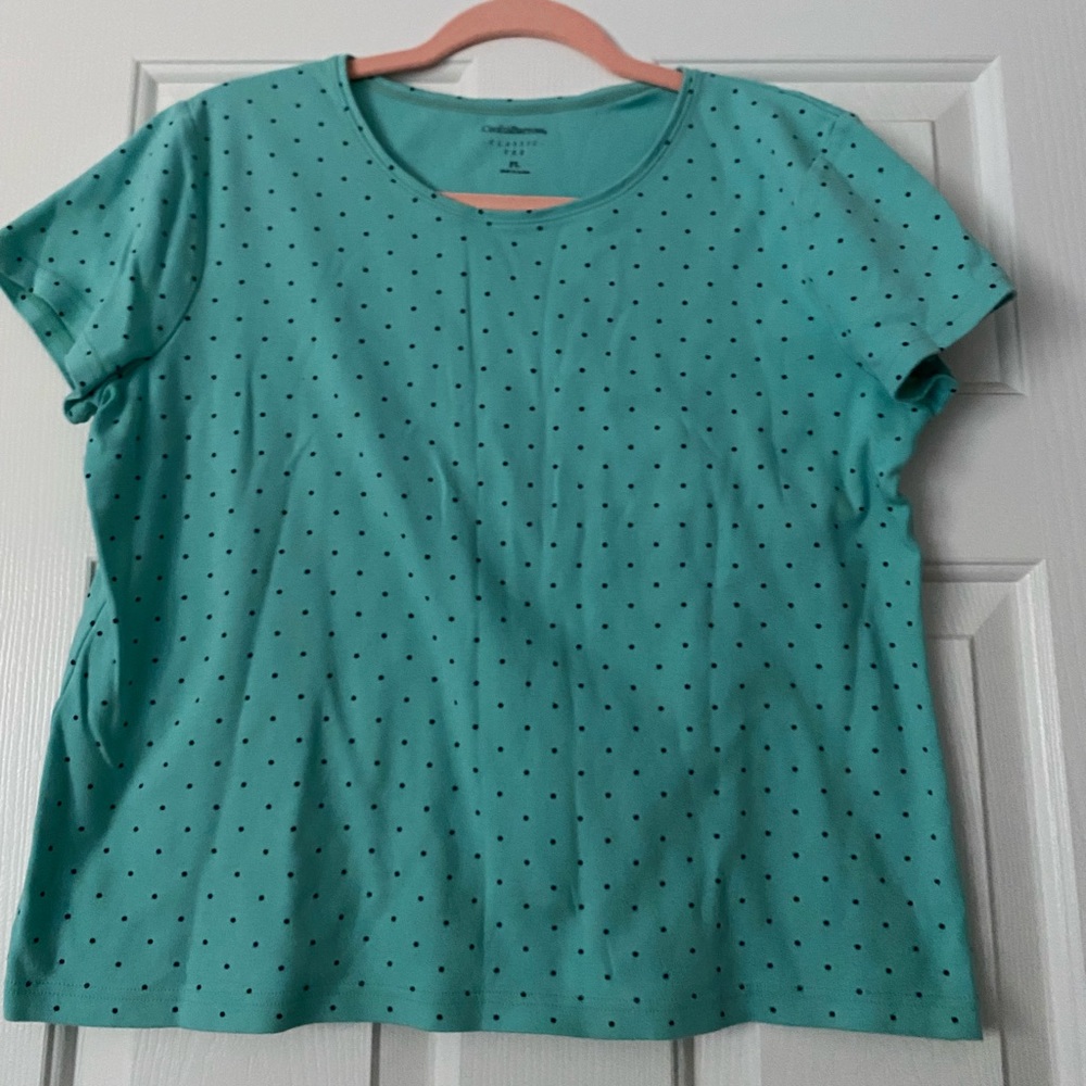 Polka Dot Shortsleeved Top!